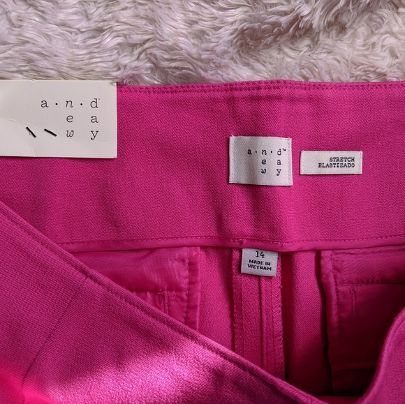 NWT Hot Pink Peddle Pushers - Picture 3 of 4